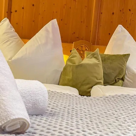 Luna Zillertal Apart Otel Hippach