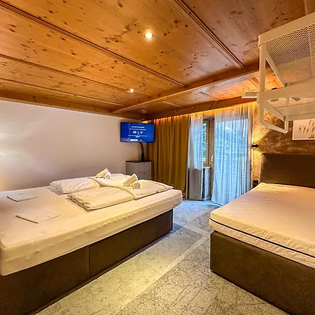 Luna Zillertal Aparthotel