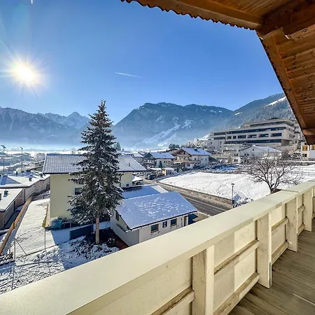 Luna Zillertal Hippach