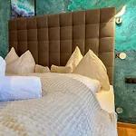 Luna Zillertal Aparthotel Hippach