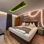 Luna Zillertal Aparthotel 3*