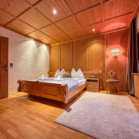 Luna Zillertal Hippach