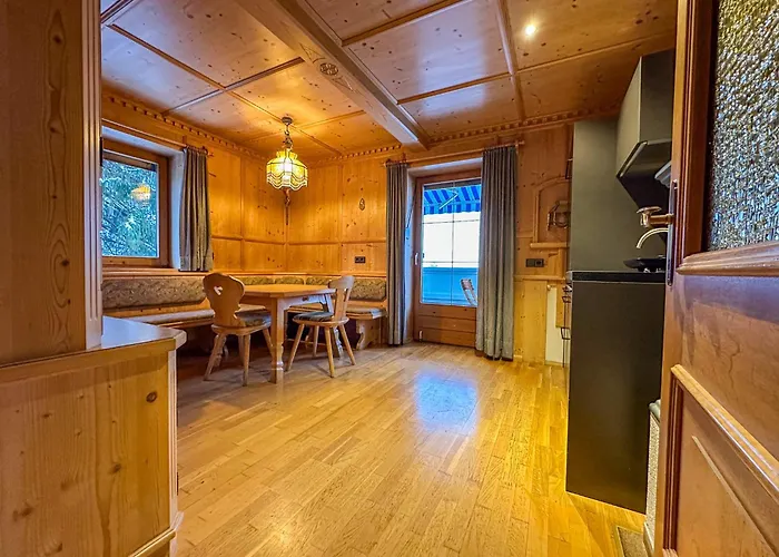 Luna Zillertal Lägenhetshotell Hippach